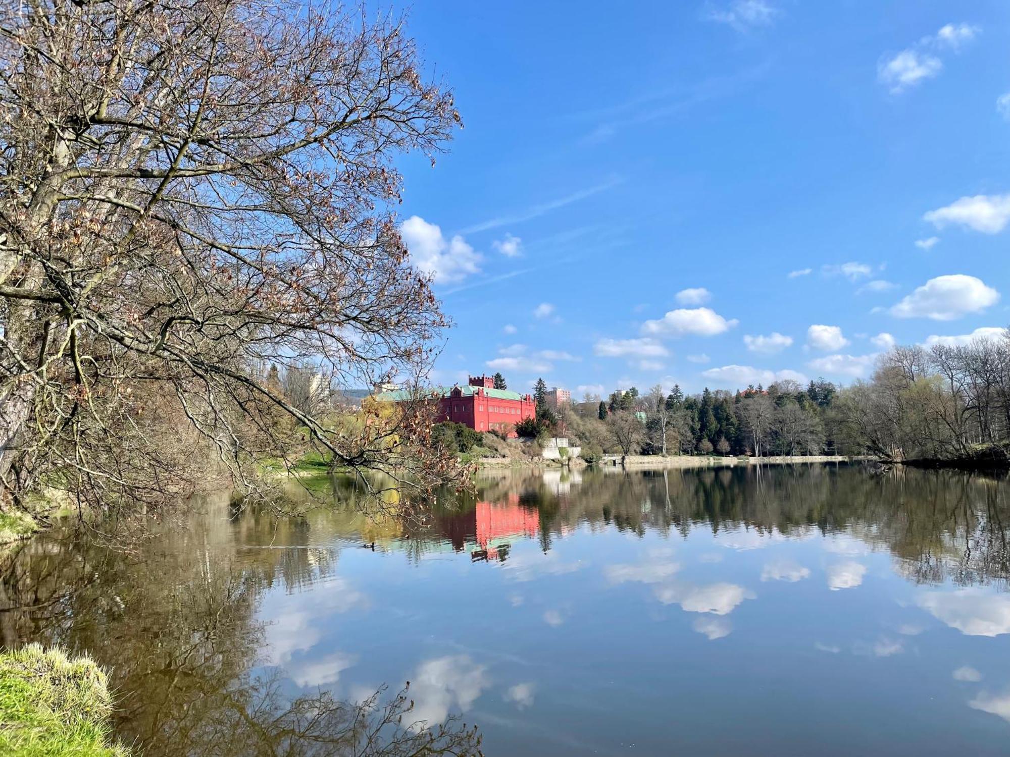 Apartman U Zamecke Zahrady Klásterec nad Ohrí Exterior foto